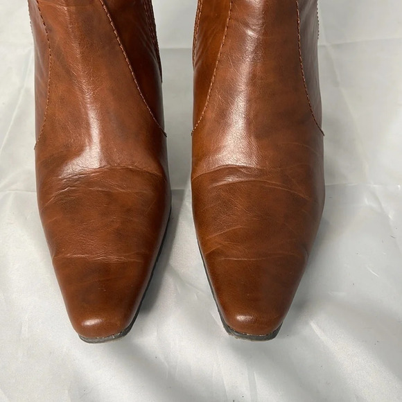 CL BY LAUNDRY Fanciful Cognac Pointed Toe Boots Vegan Brass Buckle Y2K Vibe 7M - Picture 4 of 13